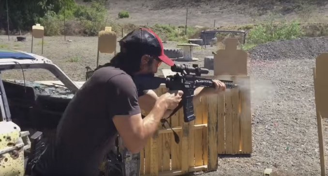 VIDEO: Keanu Reeves la rompe practicando tiro para su próxima película -  ActualidadChaco.com - Resistencia - Chaco
